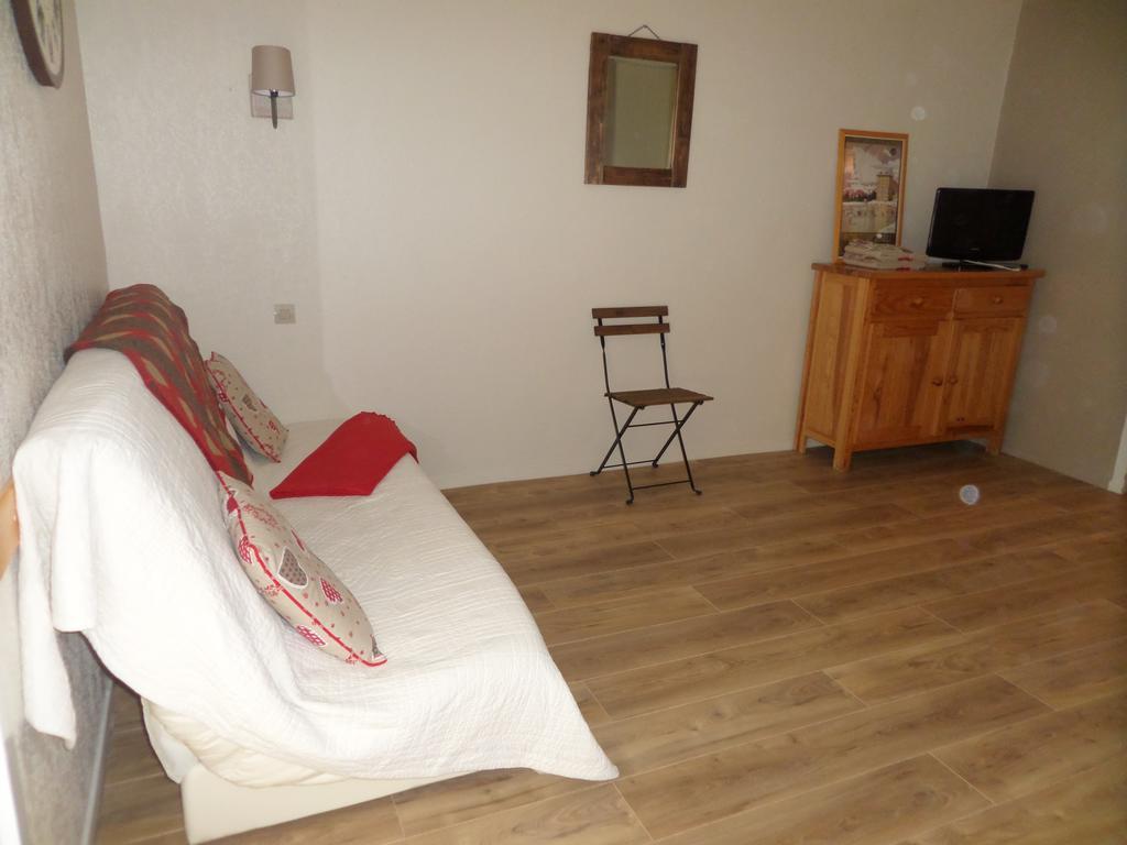Appartements Les Balcons Du Soleil Font-Romeu-Odeillo-Via Zimmer foto